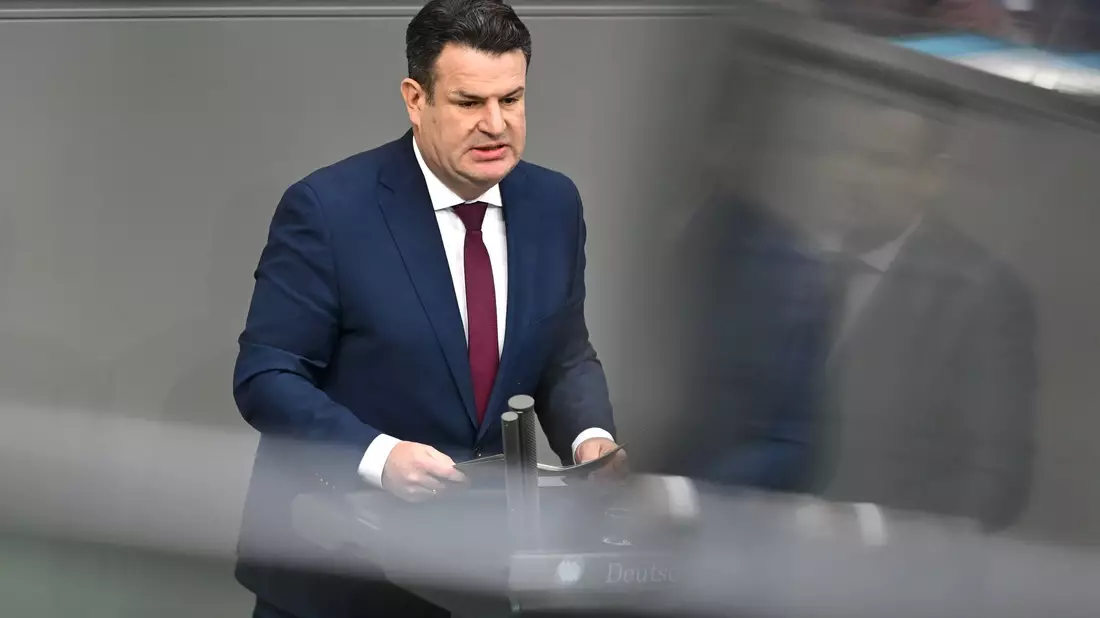 Heil war bei den großen Posten nicht bedacht worden. (Archivbild) - Bild: Elisa Schu/dpa