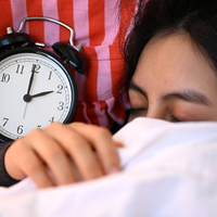 Am Sonntag (29.3.) werden die Uhren vorgestellt, die Sommerzeit beginnt. (Symbolbild) - Foto: Elisa Schu/dpa