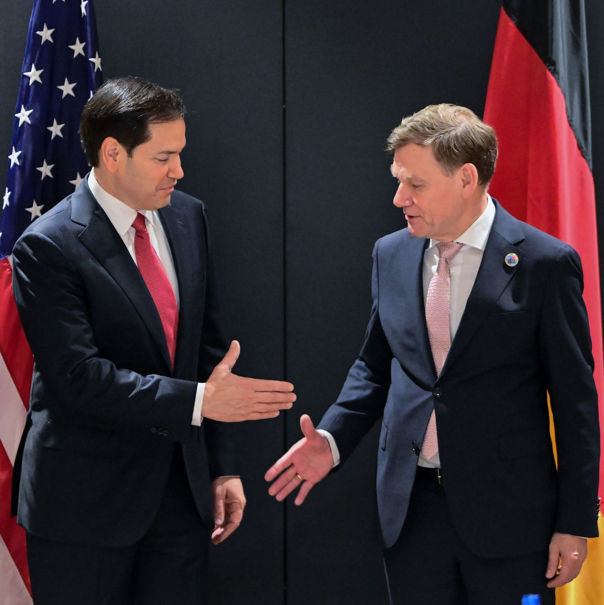 Außenminister Wadephul und sein US-Kollege Rubio finden in der Sache nicht immer zusammen. (Archivbild) - Foto: Sebastian Gollnow/dpa