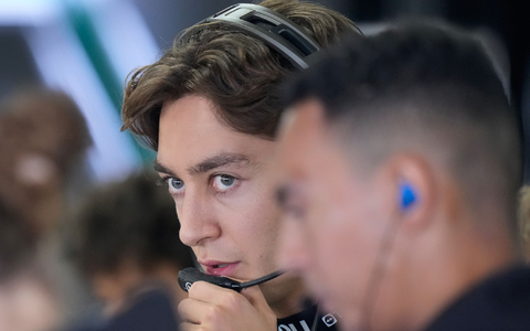 WM-Spitzenreiter George Russell musste sich im Japan-Training geschlagen geben.  - Foto: Eugene Hoshiko/AP/dpa