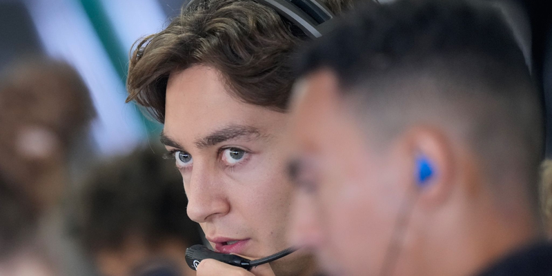 WM-Spitzenreiter George Russell musste sich im Japan-Training geschlagen geben.  - Foto: Eugene Hoshiko/AP/dpa