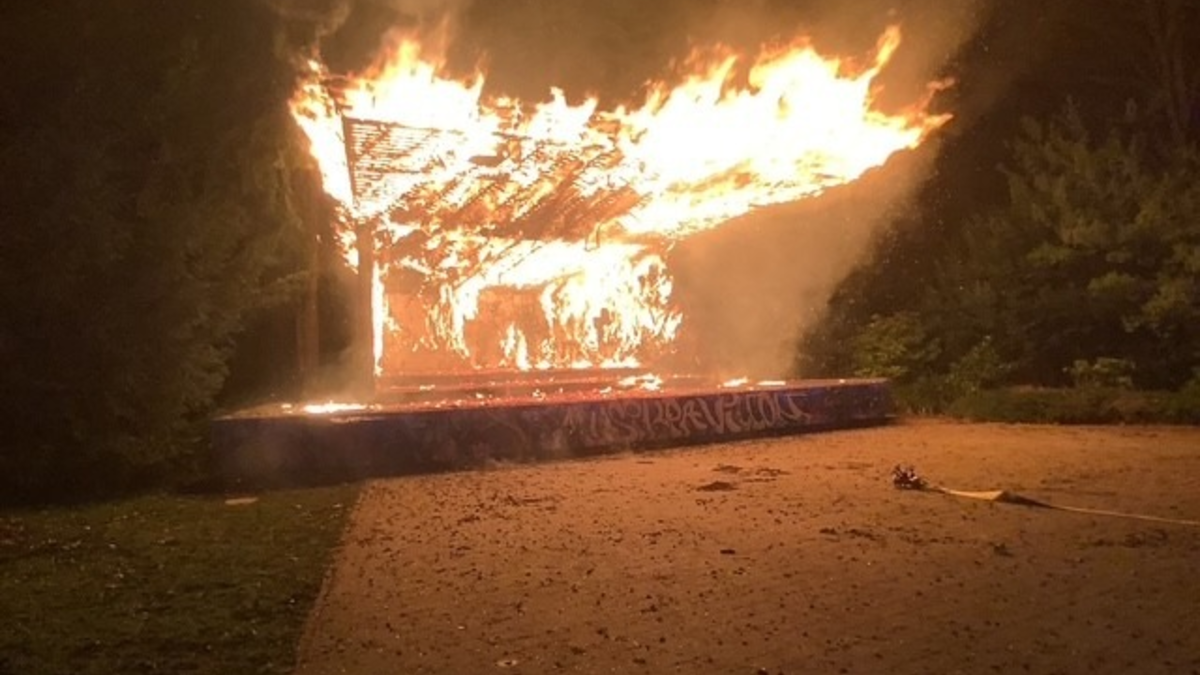 FW-GE: Brand im Musikpavillon des Stadtgartens - Foto: presseportal.de