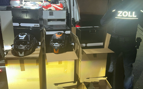 HZA-UL: Fahrräder und Motorradhelme geschmuggelt - Foto: presseportal.de