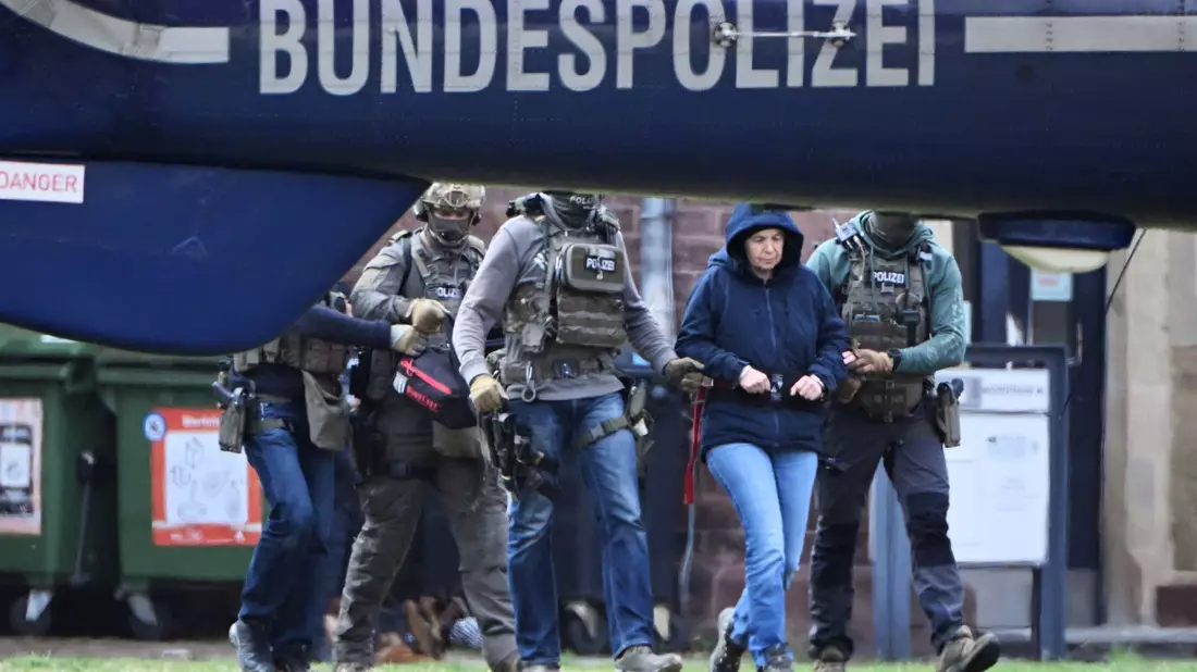 Im März 2024 wurde Klette dem Ermittlungsrichter am Bundesgerichtshof vorgeführt. (Archivbild) - Bild: Uli Deck/dpa