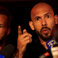 Die Tate Brothers: links Tristan, rechts Andrew. (Archivbild) - Foto: Vadim Ghirda/AP/dpa