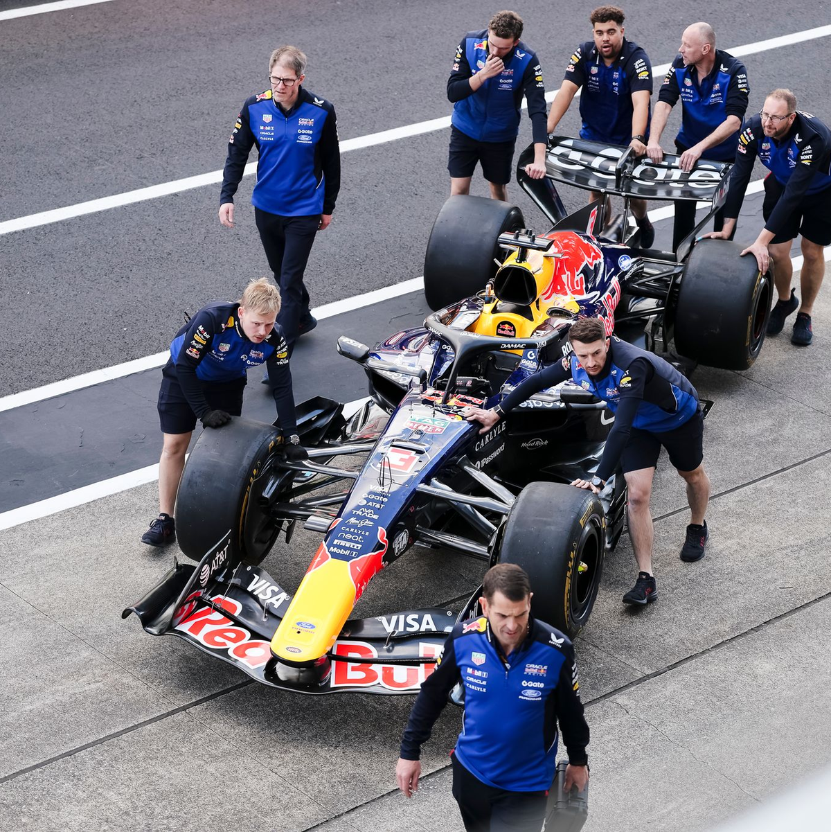 Der Dienstwagen von Max Verstappen ist in dieser Saison bisher deutlich zu langsam. - Foto: Yichin Hou/ZUMA Press Wire/dpa