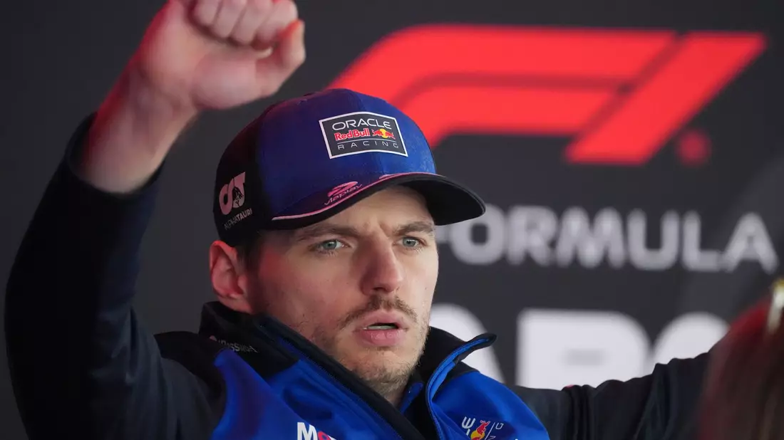Bei einer Medienrunde in Japan forderte Verstappen einen Reporter zum Gehen auf. - Bild: Eugene Hoshiko/AP/dpa