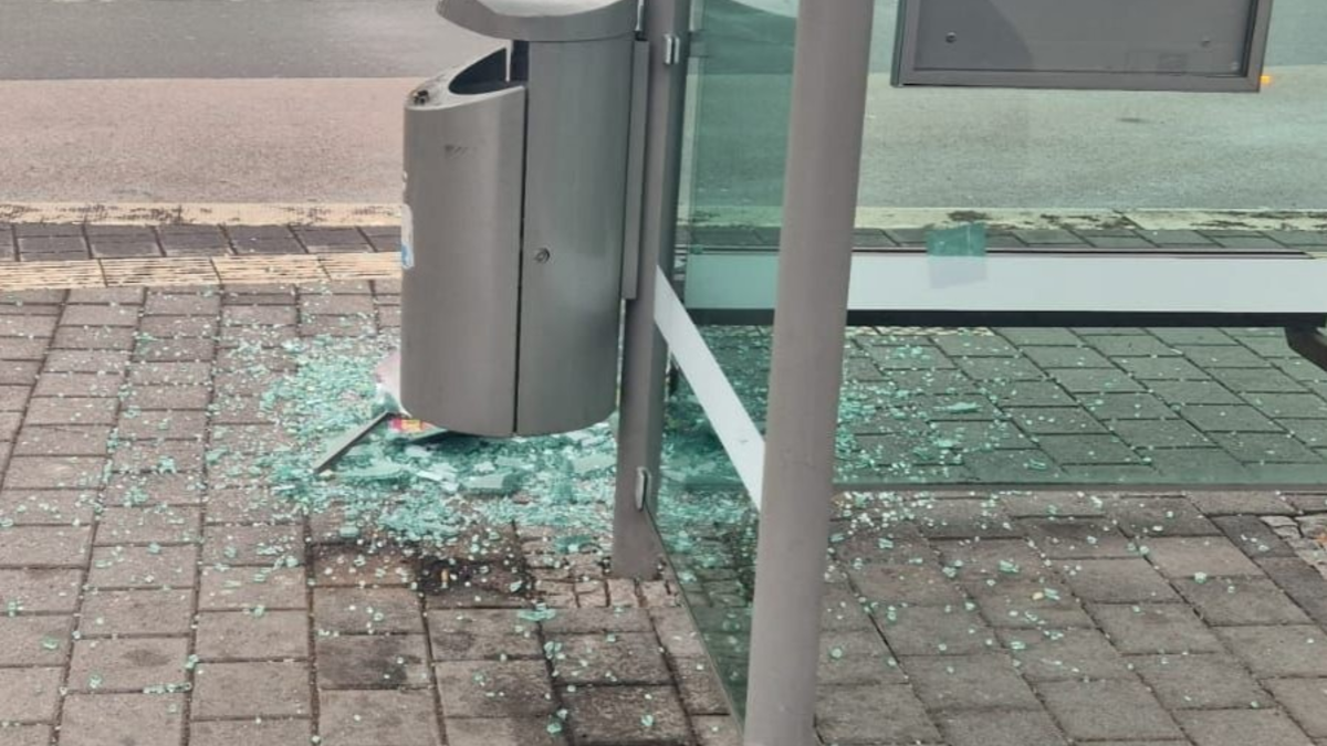 LPI-EF: Zeugenaufruf nach Sachbeschädigung am Busbahnhof in Sömmerda - Foto: presseportal.de