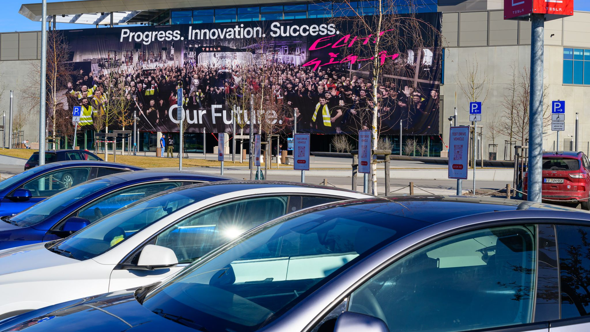 Die Staatsanwaltschaft Frankfurt (Oder) äußert sich zu Ermittlungen nach einem Vorwurf von Tesla gegen die IG Metall. (Archivbild) - Foto: Patrick Pleul/dpa
