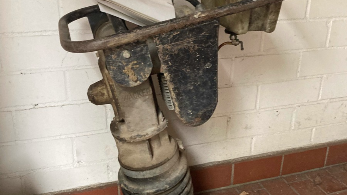 POL-MK: Zeugensuche nach Handydieben / Rüttelplattenbesitzer gesucht - Foto: presseportal.de