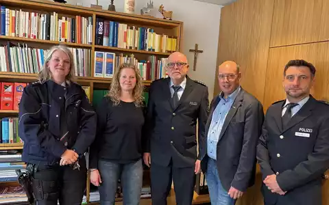 POL-SO: Neuer Wachleiter Warstein macht Antrittsbesuch beim Rüthener Bürgermeister - Bild: presseportal.de