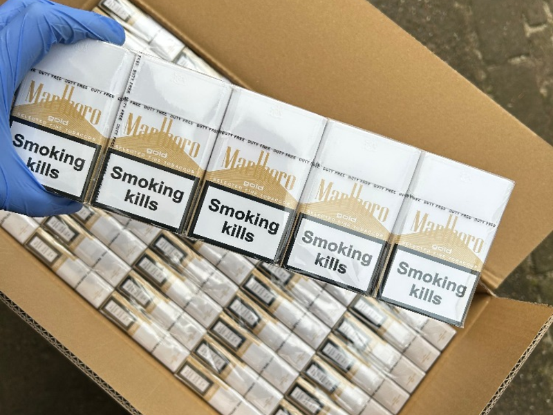 ZOLL-H: Gemeinsamer Schlag gegen den illegalen Zigarettenhandel/Durchsuchungen in Bremen und Landkreis Oldenburg; Sicherstellung von ca. 1,3 Millionen Zigaretten; Steuerschaden von über 300.000 Euro - Foto: presseportal.de
