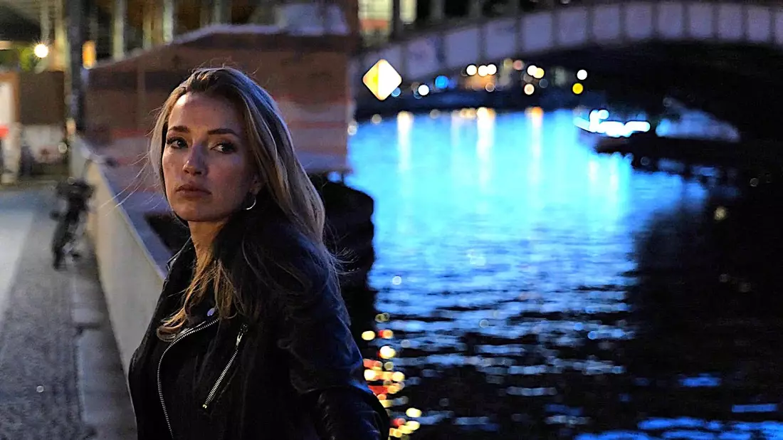 Valle Venia präsentiert: LPS feat. Natalia Sarsgard: J'ai dû m'arrêter - Bild: presseportal.de