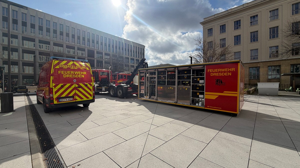 FW Dresden: ABC-Einsatz an der Hochschule für Technik und Wirtschaft - Foto: presseportal.de