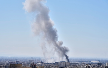 Der Iran-Krieg dauert inzwischen seit fast einem Monat an. (Archivbild) - Foto: Vahid Salemi/AP/dpa