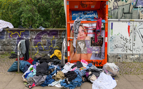 Die Qualität der Abgaben in Kleidercontainern sinkt. (Archivbild) - Foto: Jan Woitas/dpa