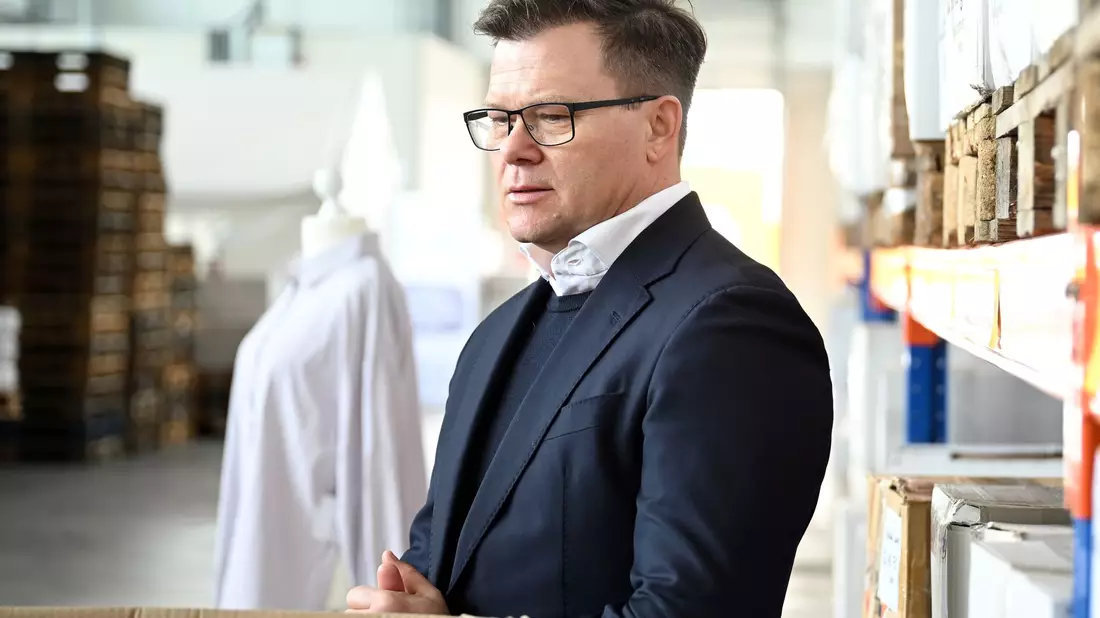 Wünscht sich von Kundinnen und Kunden mehr Qualitätsbewusstsein: Bundesumweltminister Schneider. - Bild: Lilli Förter/dpa