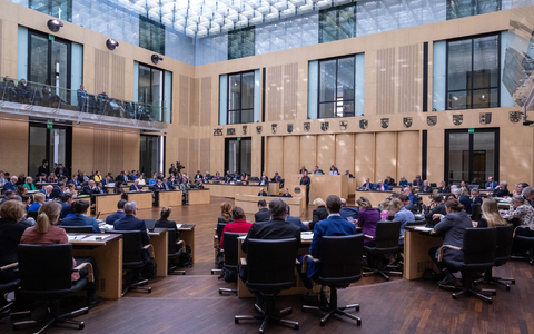Im Bundesrat wurde jetzt die Umsetzung der EU-Asylreform in deutsches Recht gebilligt. - Foto: Soeren Stache/dpa