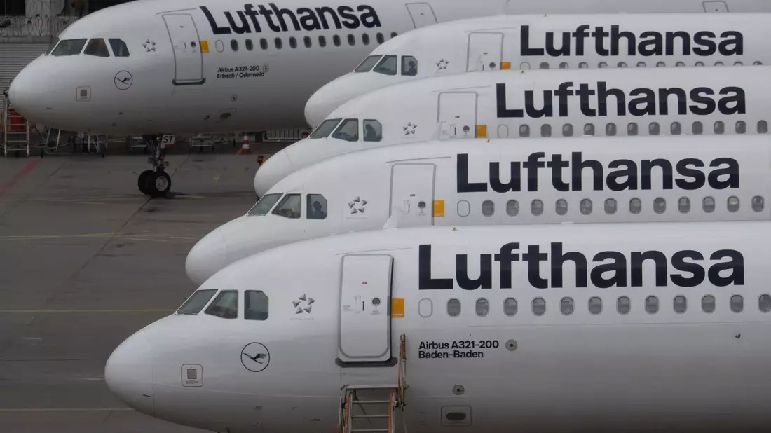 Bei der Lufthansa sind Streiks beim Bodenpersonal mit einer Tarifeinigung vom Tisch. (Archivbild) - Bild: Boris Roessler/dpa