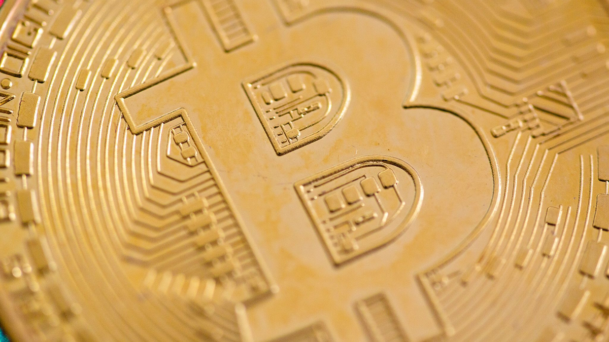 Der Kurs des Bitcoin ist unter 67.000 US-Dollar gefallen. - Foto: Fernando Gutierrez-Juarez/dpa