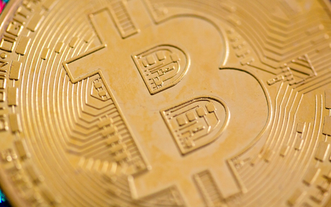 Der Kurs des Bitcoin ist unter 67.000 US-Dollar gefallen. - Foto: Fernando Gutierrez-Juarez/dpa