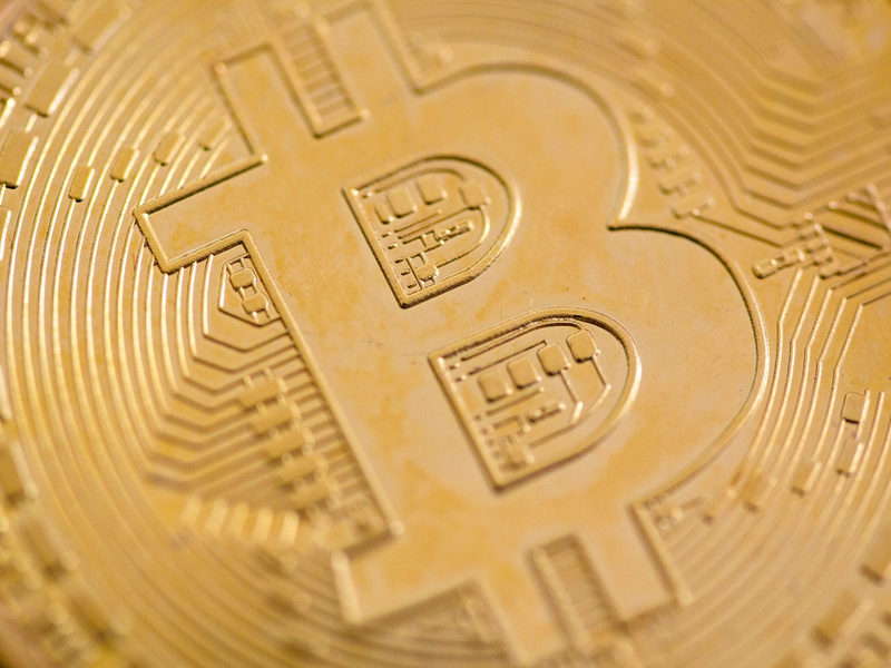 Der Kurs des Bitcoin ist unter 67.000 US-Dollar gefallen. - Foto: Fernando Gutierrez-Juarez/dpa