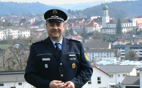 POL-KN: (Stockach, Lkr. Konstanz) Langjähriger Leiter des Polizeireviers Stockach in den Ruhestand verabschiedet (27.03.2026) - Foto: presseportal.de