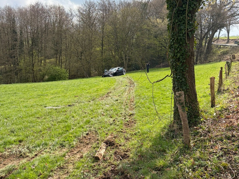 FW Hennef: Verkehrsunfall in Hennef-Westerhausen - Zwei Leichtverletzte - Foto: presseportal.de