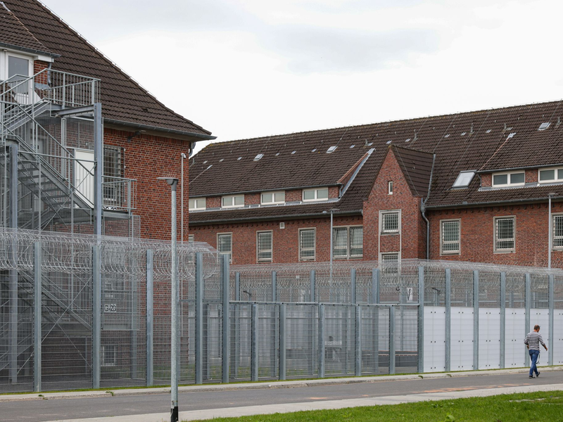 Die Abschiebehaft soll verhindern, dass Ausreisepflichtige vor einer geplanten Rückführung untertauchen. (Archivbild) - Foto: Ulrich Perrey/dpa
