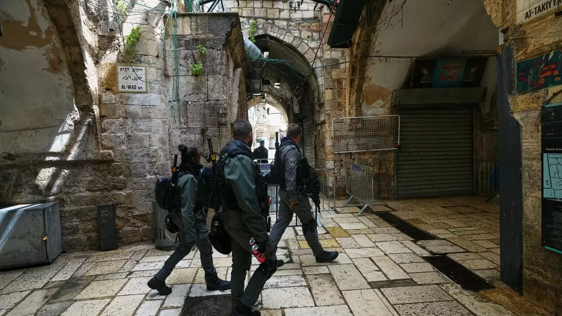 Israel steht weiterhin aus dem Iran unter Beschuss. - Bild: Mahmoud Illean/AP/dpa