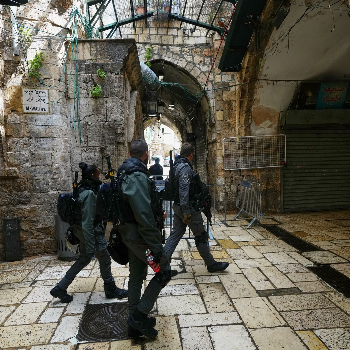 Israel steht weiterhin aus dem Iran unter Beschuss. - Foto: Mahmoud Illean/AP/dpa