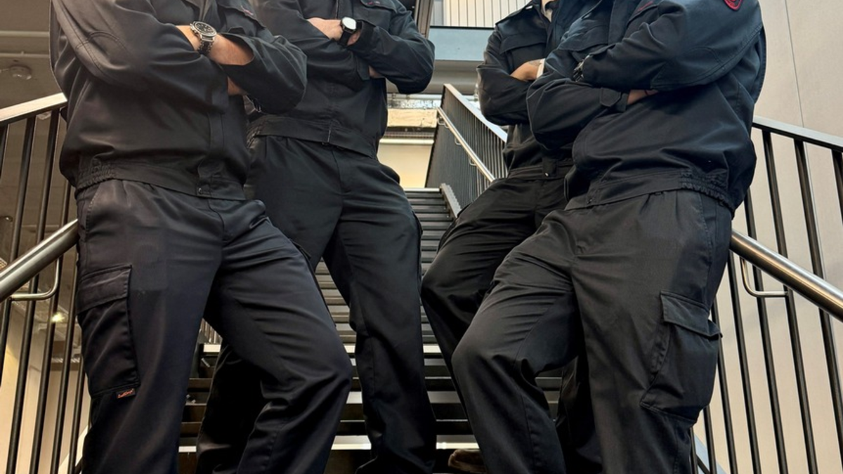 FW Ratingen: Stolz bei der Feuerwehr: 11 Kolleg*innen schließen Ausbildung ab - Foto: presseportal.de