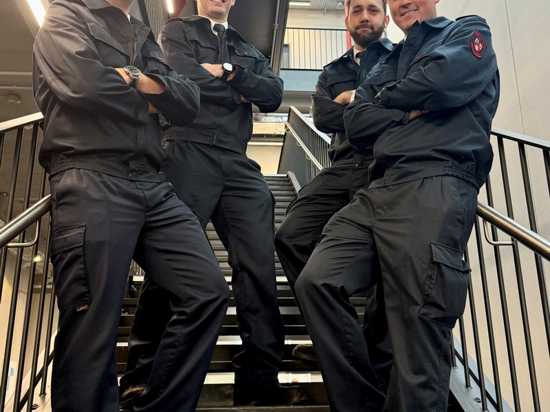 FW Ratingen: Stolz bei der Feuerwehr: 11 Kolleg*innen schließen Ausbildung ab - Foto: presseportal.de