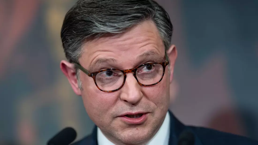 Der Sprecher des US-Repräsentantenhauses, Mike Johnson, ist nicht vom Haushaltsentwurf überzeugt. (Archivfoto) - Bild: J. Scott Applewhite/AP/dpa