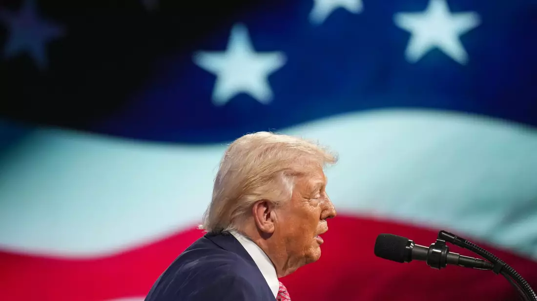 Trump kritisiert Merz. - Bild: Mark Schiefelbein/AP/dpa