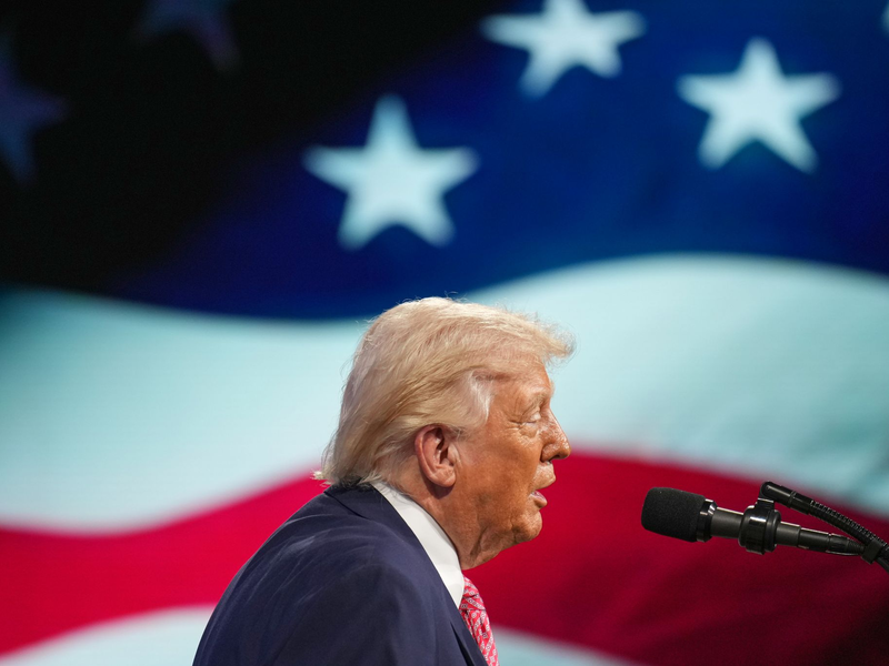 Trump kritisiert Merz. - Foto: Mark Schiefelbein/AP/dpa