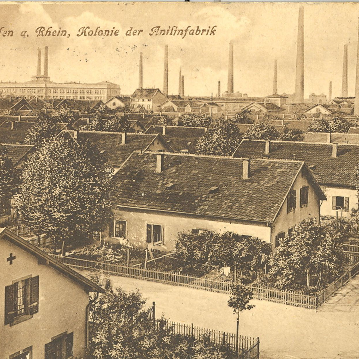 Historische Aufnahme von BASF-Werkswohnungen in Ludwigshafen: Der Konzern will nun 4.400 Wohnungen verkaufen. - Foto: -/BASF/dpa