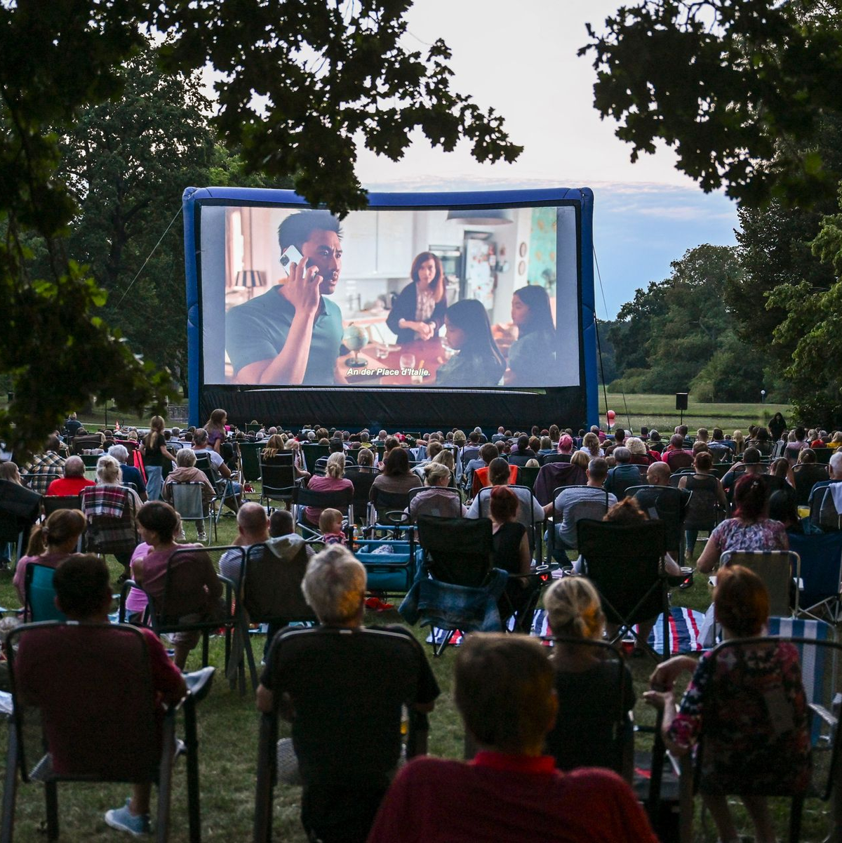 Kulturveranstaltungen machen auch draußen Spaß. (Archivbild) - Foto: Jens Kalaene/dpa
