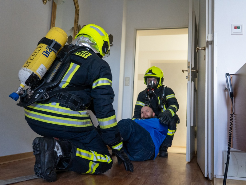 FW Flotwedel: Realistische Einsatzübung im Seniorenhof Voss: Löschzug Wienhausen probt den Ernstfall - Foto: presseportal.de