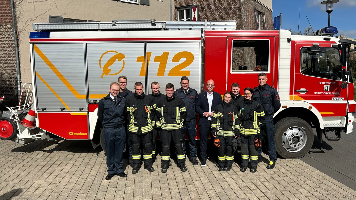 FW Dinslaken: Feuerwehr Dinslaken strukturiert Ausbildung neu - Start der Lehrfeuerwache - Foto: presseportal.de