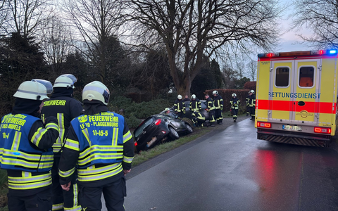 FW-AUR: Eingeschlossene Person nach Unfall gemeldet - Foto: presseportal.de