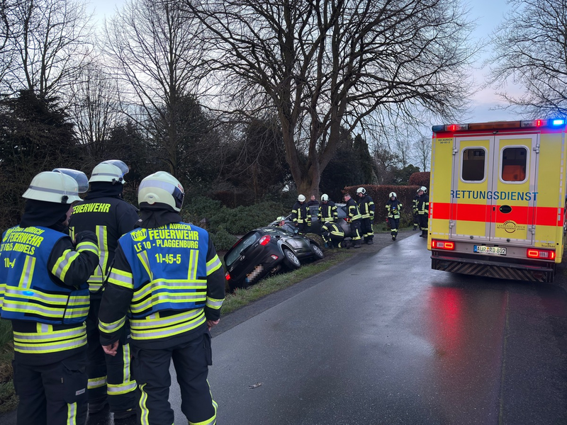 FW-AUR: Eingeschlossene Person nach Unfall gemeldet - Foto: presseportal.de