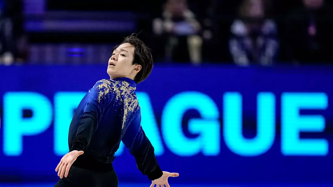 Der Japaner Yuma Kagiyama belegte hinter Malinin Platz zwei bei der WM. - Bild: Petr David Josek/AP/dpa