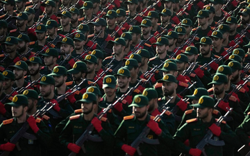 Irans Revolutionsgarden drohen mit weiteren Vergeltungsschlägen. (Archivbild) - Foto: Vahid Salemi/AP/dpa