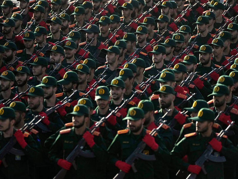 Irans Revolutionsgarden drohen mit weiteren VergeltungsschlÀgen. (Archivbild) - Foto: Vahid Salemi/AP/dpa