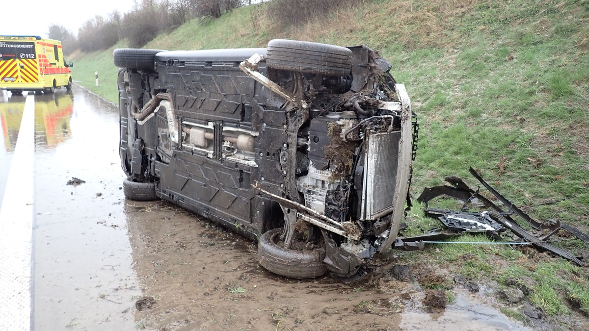 POL-DEL: Autobahnpolizei Ahlhorn: Verkehrsunfall mit hohem Sachschaden und einer leicht verletzten Person auf der Autobahn 1 in Emstek - Foto: presseportal.de