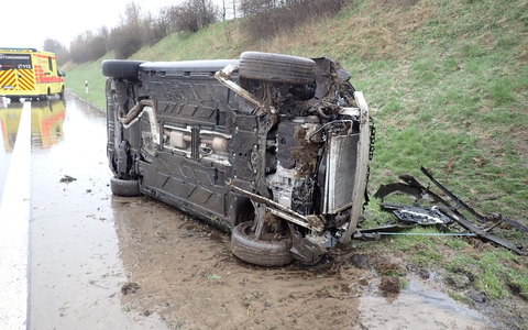 POL-DEL: Autobahnpolizei Ahlhorn: Verkehrsunfall mit hohem Sachschaden und einer leicht verletzten Person auf der Autobahn 1 in Emstek - Foto: presseportal.de