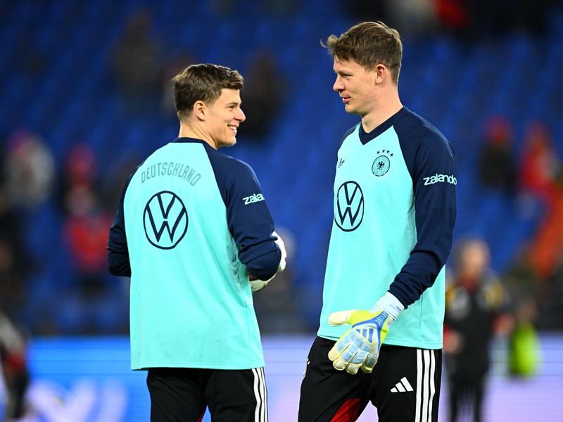 Alexander Nübel (r.) könnte zu einem weiteren Länderspieleinsatz kommen.  - Foto: Tom Weller/dpa