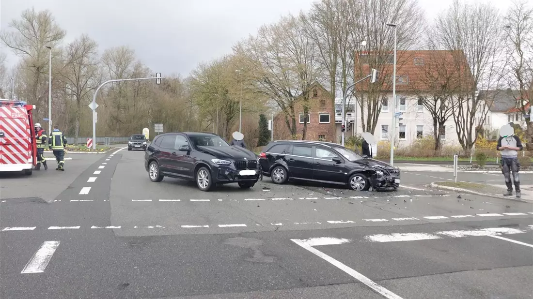 POL-HX: Verkehrsunfall mit einem verletzten Pkw- Fahrer in Brakel - Bild: presseportal.de