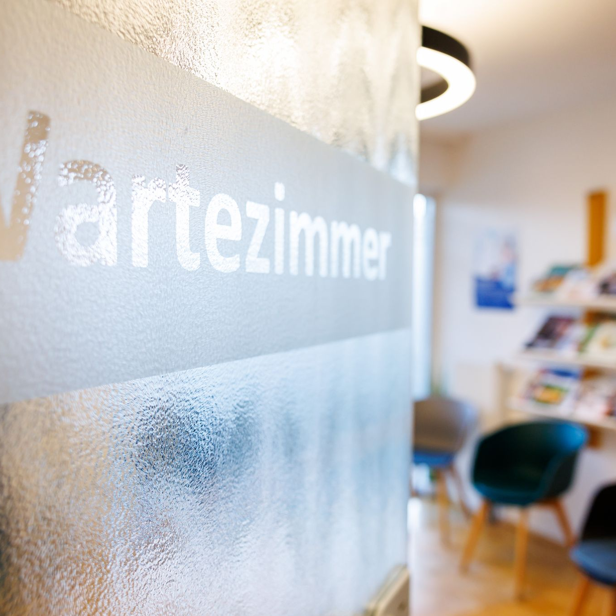 Die Koalition plant auch eine stärkere Steuerung von Facharztterminen. (Archivbild) - Foto: Daniel Karmann/dpa